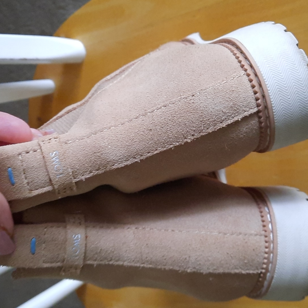 TOMS Booties - Picture 5 of 11